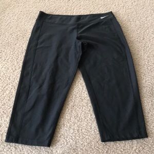 Nike cropped leggings